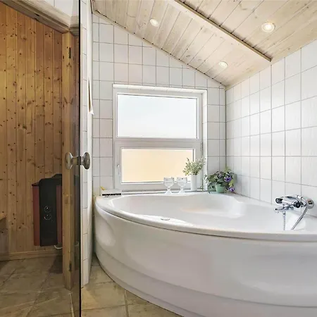 Bl791-blokhus-paa-bakken-3 * Blokhus