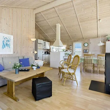 Bl791-blokhus-paa-bakken-3